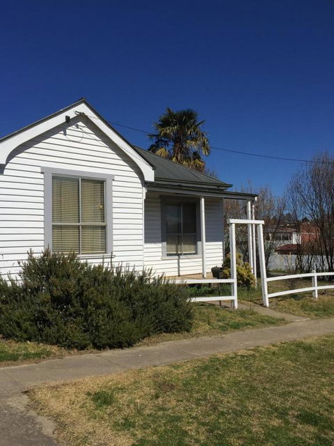Breakaway Cottage - Foster Accommodation 3