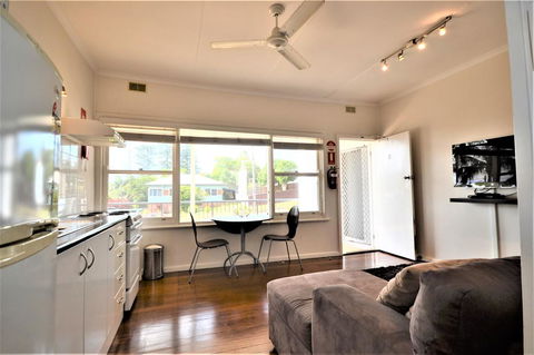 Breakers 2 2 Hill Street - Foster Accommodation 3