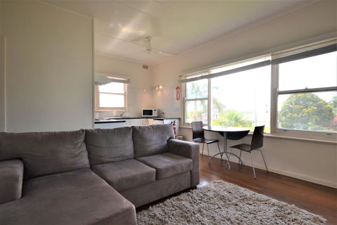 Breakers 3 2 Hill Street - Foster Accommodation 1