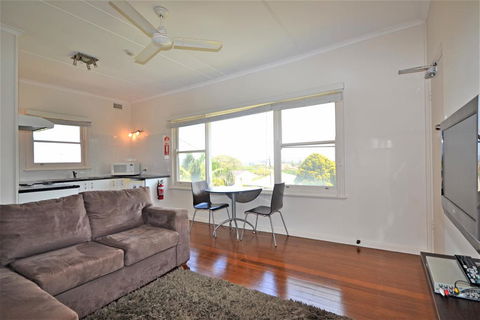 Breakers 4 2 Hill Street - Foster Accommodation 1