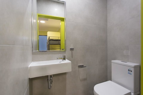 Breeze Lodge - Foster Accommodation 2