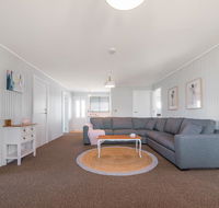 Bridport Holiday House - Foster Accommodation