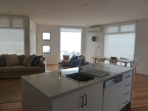 Bridport Horizon Views - Foster Accommodation 2