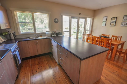 Brigalow Cottage - Foster Accommodation 2