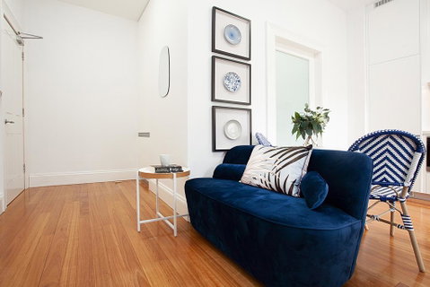 Bright And Beautiful Studio In Quiet Neighbourhood - Foster Accommodation 2