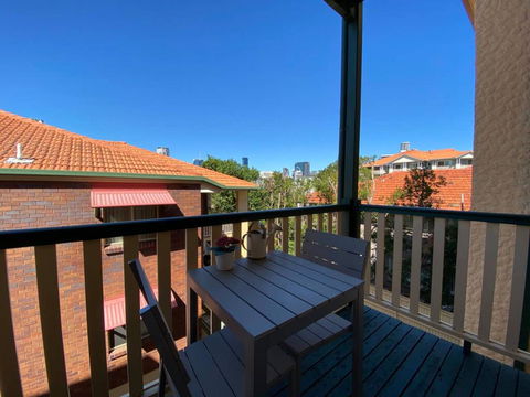 Brisbane City Apartment Atop Victoria Park - Foster Accommodation 1