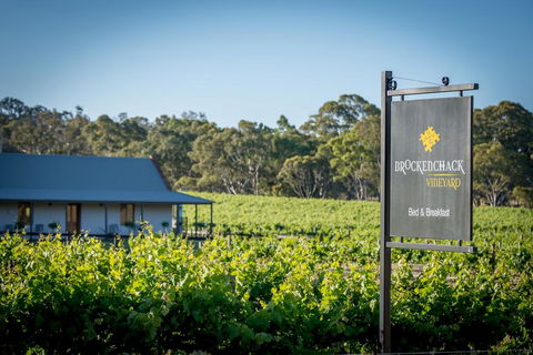 Brockenchack Vineyard Bed & Breakfast - Foster Accommodation 2