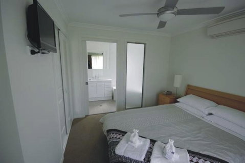 Broke Village Hideaway - Foster Accommodation 1