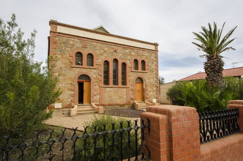Broken Hill Outback Church Stay - Foster Accommodation 2