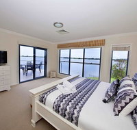 Brookwater- Waterfront on Lake Mulwala - Foster Accommodation