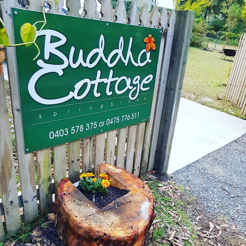 Buddha Cottage Springbrook - Foster Accommodation 3