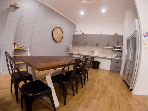 Bunk Inn Hostel - Foster Accommodation 3