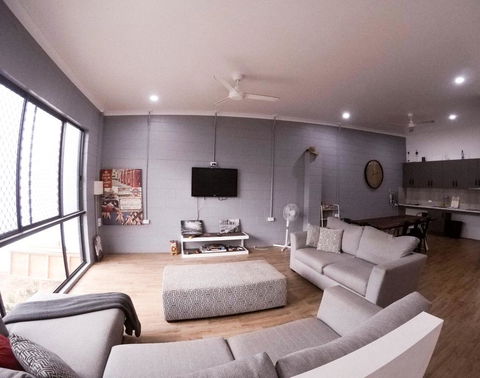 Bunk Inn Hostel - Foster Accommodation 2
