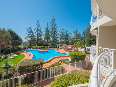 Burleigh Surf Apartments - Foster Accommodation 2
