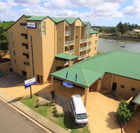 Burnett Riverside Hotel - Foster Accommodation