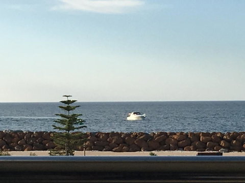 Busselton On The Beach - Foster Accommodation 2