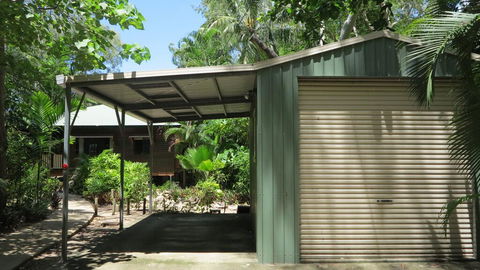 Calypso House 8 Appian Way - Foster Accommodation 1