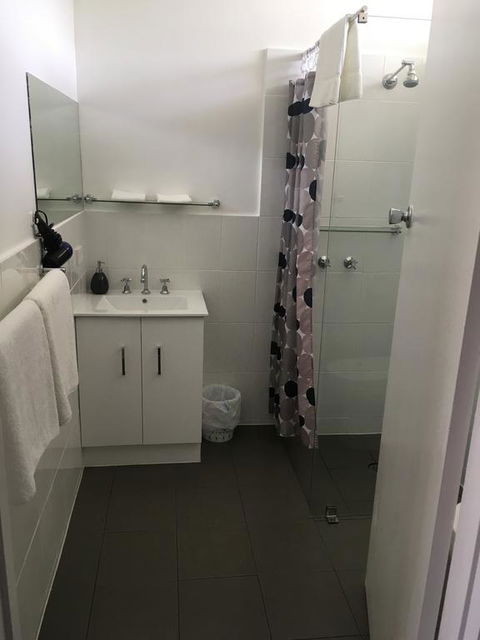 Camperdown Cascade Motel - Foster Accommodation 3