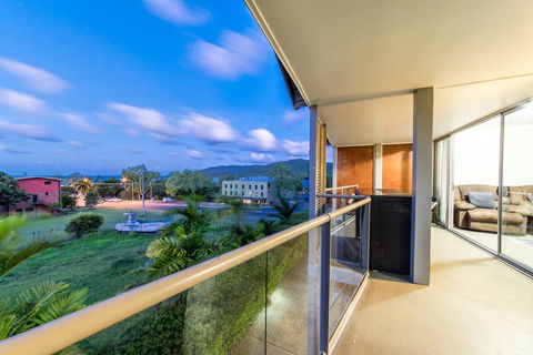Candlelight - Airlie Beach - Foster Accommodation 2
