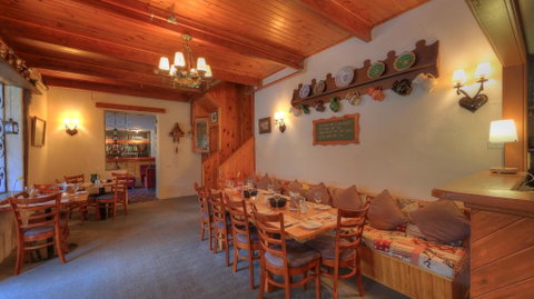 Candlelight Lodge - Foster Accommodation 1