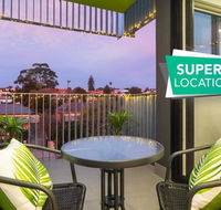 Canopy  44-Minutes from the CBD Train and Cafes - Wifi - Nespresso - Amenities - Foster Accommodation