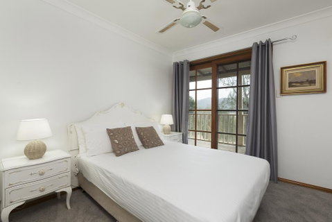 Cants Cottage - Foster Accommodation 2