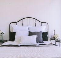 Capitol Executive Apartment on London Circuit - Foster Accommodation