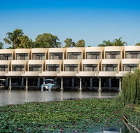 Capri Waters Country Club - Foster Accommodation