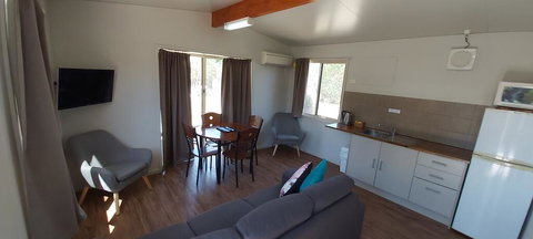 Capricorn Holiday Park - Foster Accommodation 1
