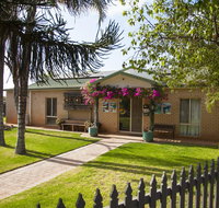 Capricorn Holiday Park - Foster Accommodation