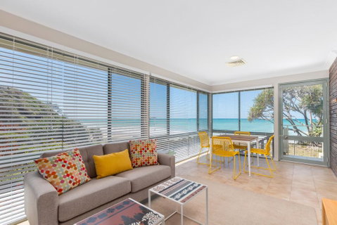 Captain's Quarters - Foster Accommodation 0