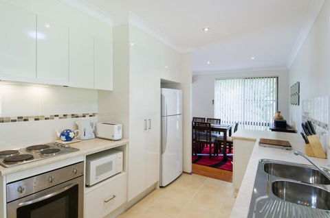 Cara Nobbys Beach 11 Wesley Avenue - Foster Accommodation 0