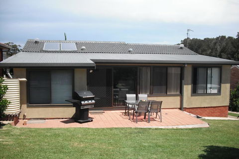 Cara Nobbys Beach 11 Wesley Avenue - Foster Accommodation 3