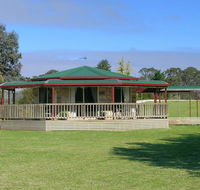 Carolynnes Cottages - Foster Accommodation