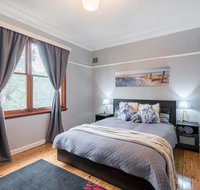 Carramar CozyHome 1minStation 5Bdrms1.5bathSleeps8 - Foster Accommodation
