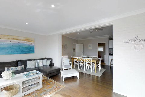 Casa Sorella - Beachfront Family Home - Foster Accommodation 0