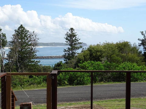 Casa Sorella - Beachfront Family Home - Foster Accommodation 1