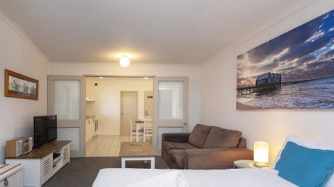 Cascades 7- Centrally Located With Beautiful Views - Foster Accommodation 1