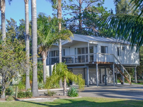 Caseys Beach Holiday Park - Foster Accommodation 3