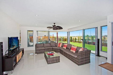 Casuarina @ Corporate Boardies - Foster Accommodation 2