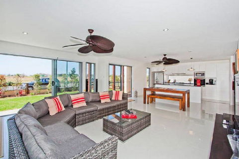 Casuarina @ Corporate Boardies - Foster Accommodation 3
