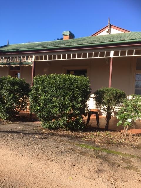 Catania Cottage & Farmhouse - Foster Accommodation 0