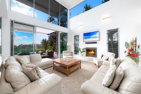Cathedral Retreat @ Corporate Boardies - Foster Accommodation 3