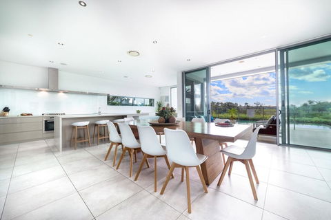 Cathedral Retreat @ Corporate Boardies - Foster Accommodation 2