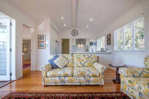 Central Cottage - Foster Accommodation 1