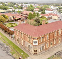 Central Springs Inn - Foster Accommodation