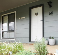 Charlottes Honor - River  Golf Cottage - Foster Accommodation