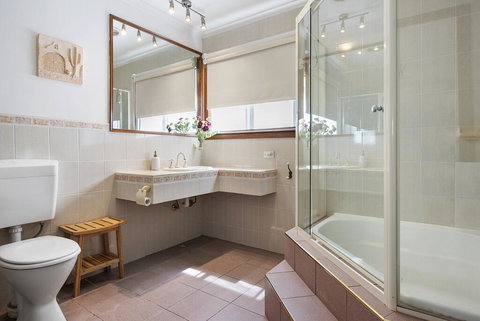 Cheero Cottage - Foster Accommodation 3