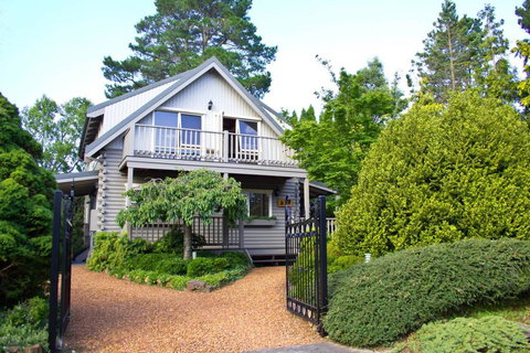 Cherry Cottage - Leura - Foster Accommodation 0