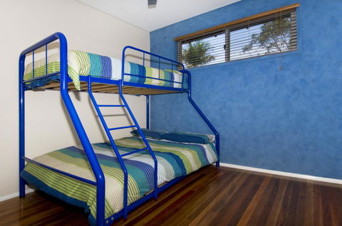 Chriscross Retreat 9 Cross Street - Foster Accommodation 2